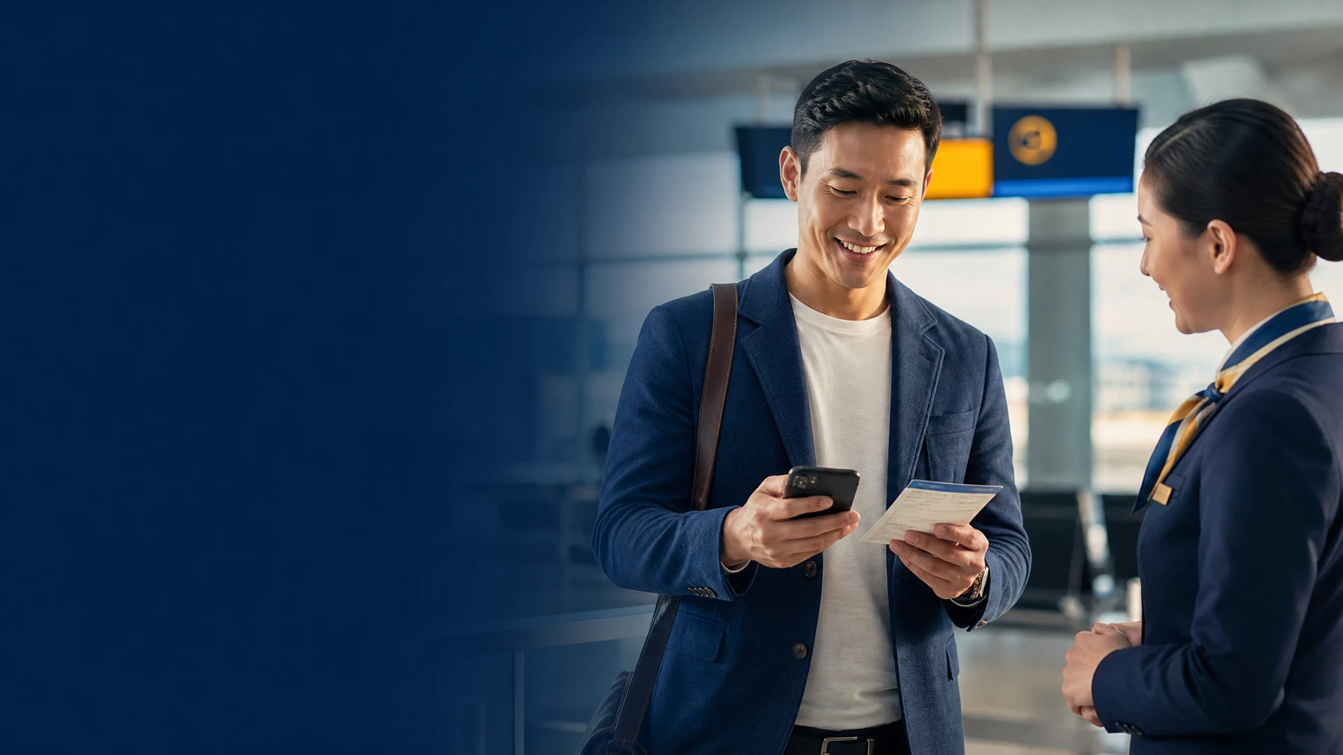 Hành khách xác nhận booking và hành trình tại sân bay